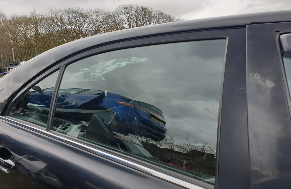Toyota Avensis T Spirit D4D Door window glass driver side rear